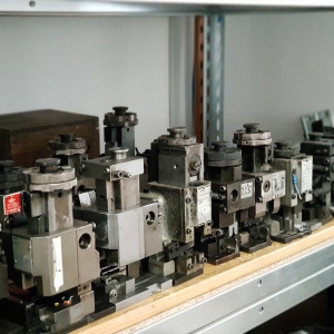 Orodja za kovičenje priključkov na kable